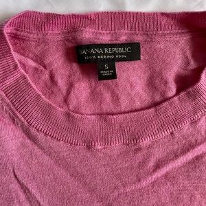 Banana Republic 100% Merino Wool Pink Sweater